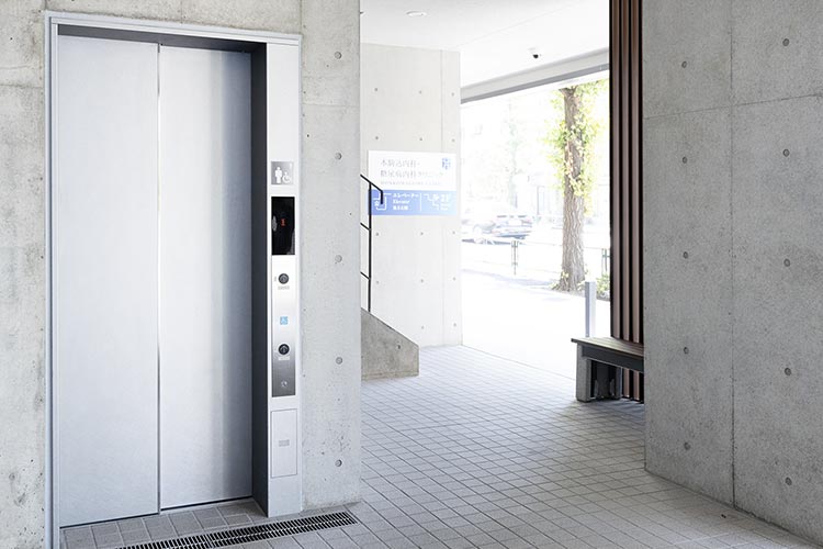 専用エレベーター・階段